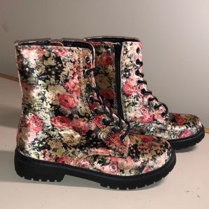 great condition, silky flower lace up boots